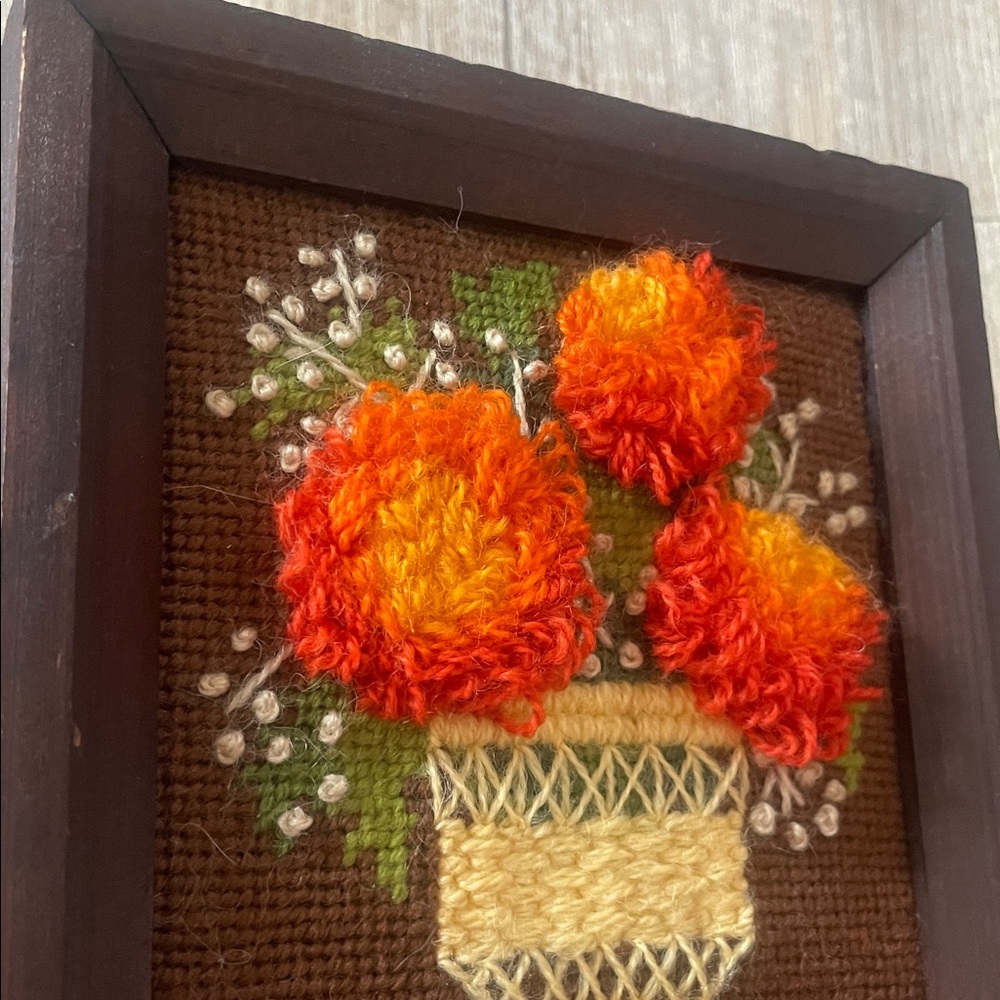 •| vintage framed crewel embroidery - Picture 2 of 5